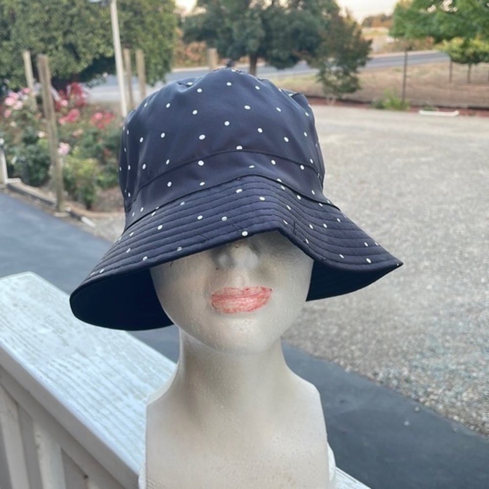 Sophie Bucket hat. Reversible. New with tags